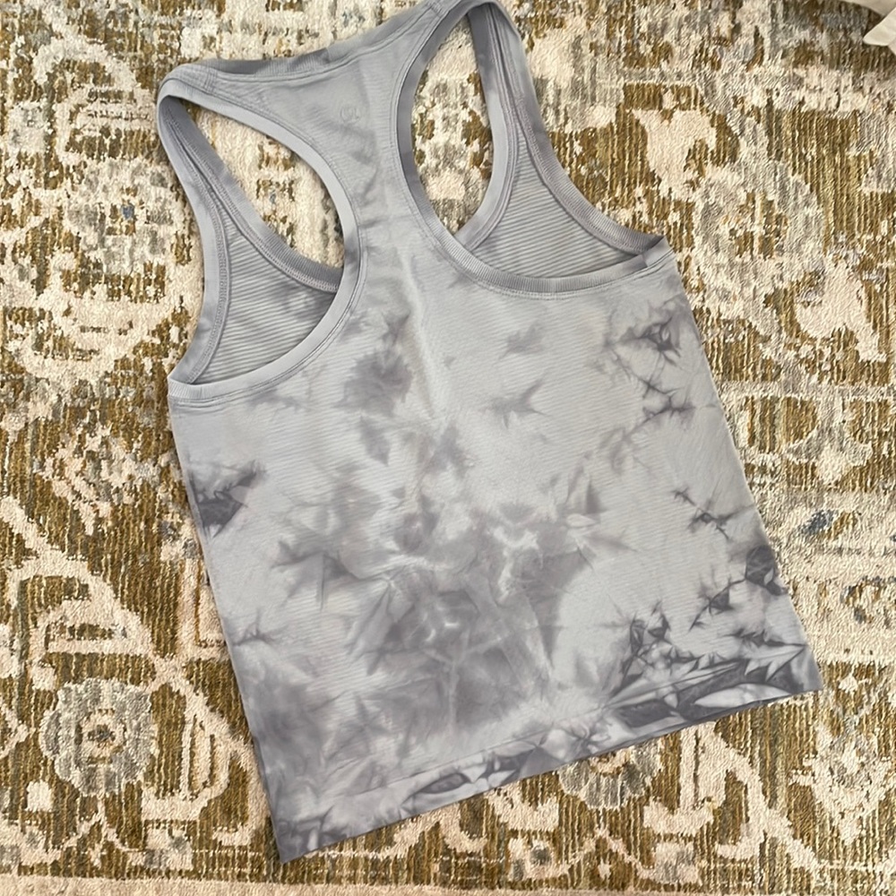 Lululemon tank